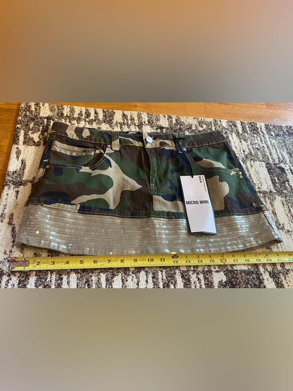 Almost Famous Camo
Micro Mini Skirt Gold Sequin
Hem NWT size large - Picture 3 of 15